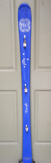 Curlicues and Stars Personalized Wall Mounted Vertical 3 Hook Organizer